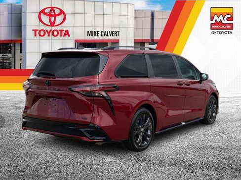 Certified 2026 Toyota Sienna XSE FWD image 5