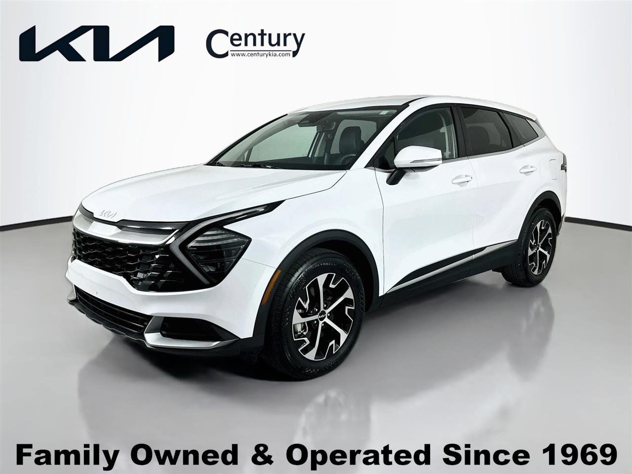 Certified 2025 Kia Sportage EX FWD image 1