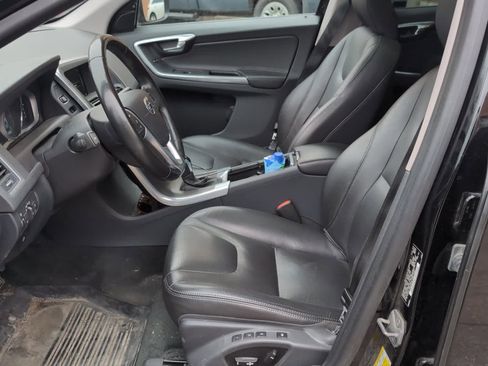 Used 2016 Volvo XC60 T6 w/ Climate Package image 9