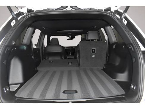 New 2026 Jeep Grand Cherokee Altitude AWD/4WD image 31