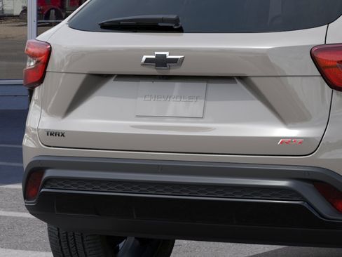 New 2026 Chevrolet Trax RS w/ Sunroof Package image 43