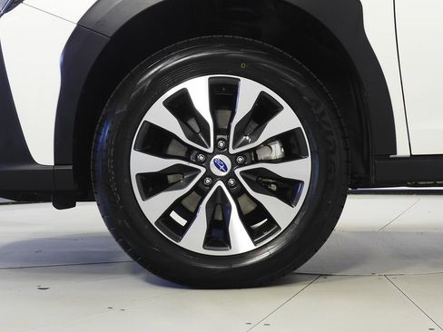 Certified 2023 Subaru Outback Touring AWD/4WD image 5
