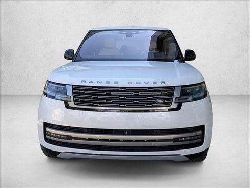 Used 2023 Land Rover Range Rover SE image 2