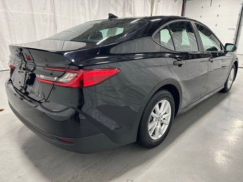 Used 2025 Toyota Camry LE image 7