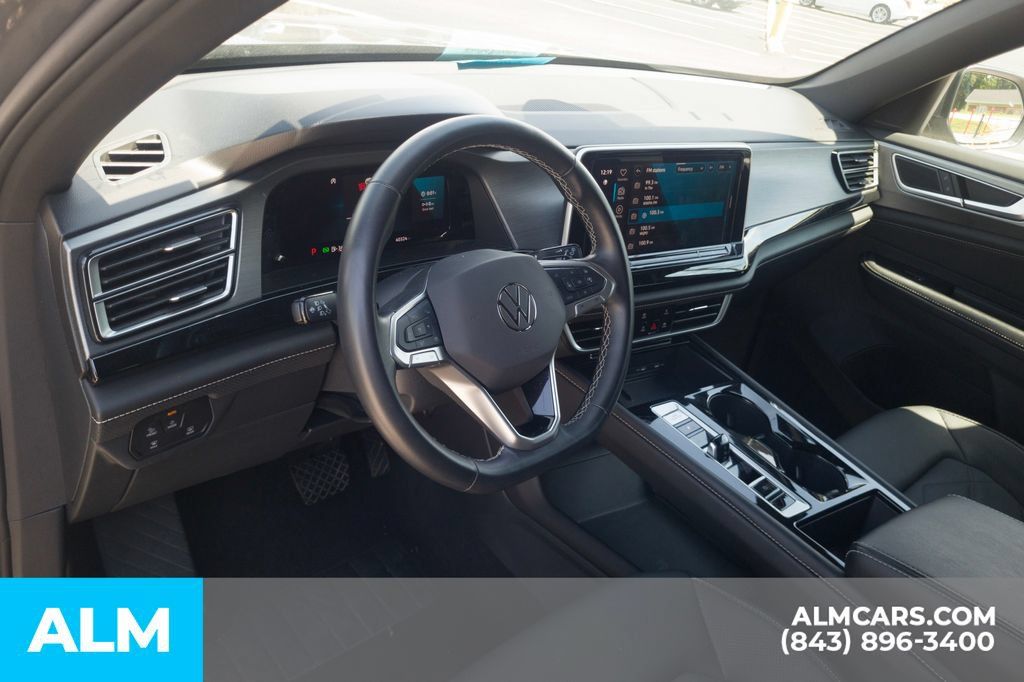 Used 2025 Volkswagen Atlas Cross Sport SE FWD image 5