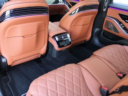 Used 2022 Mercedes-Benz S 580 4MATIC Sedan image 11