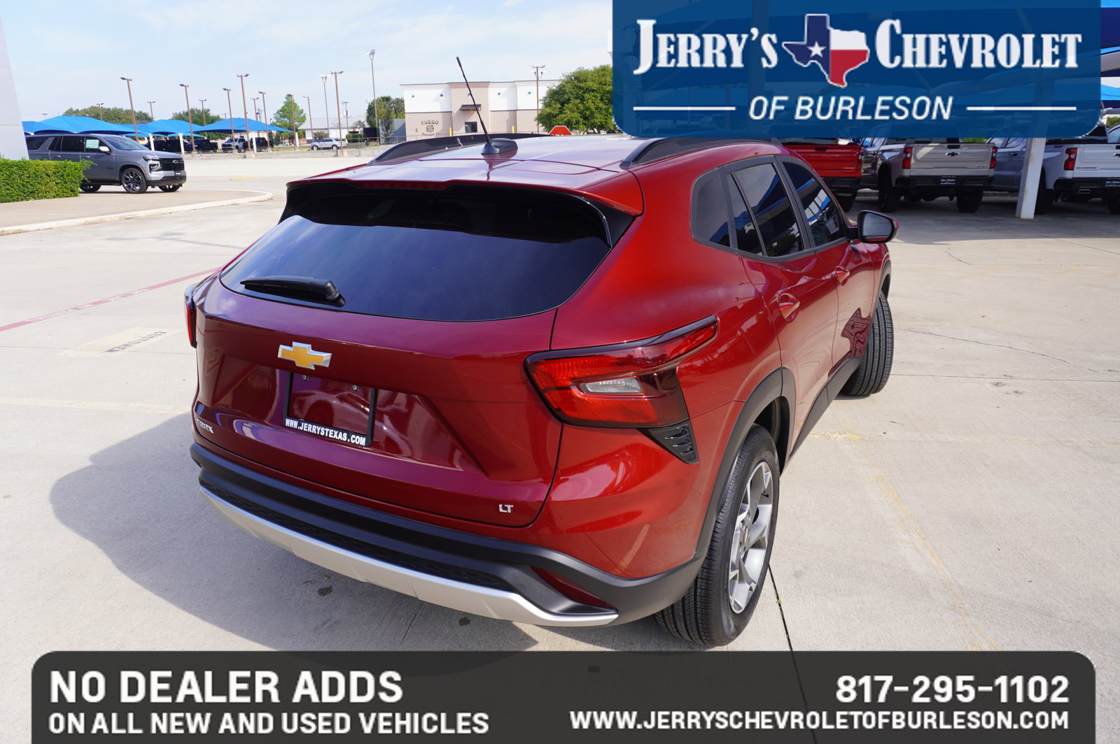 Used 2024 Chevrolet Trax LT w/ Sunroof Package FWD image 7