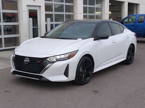 Used 2024 Nissan Sentra SR w/ Trunk Package image 10