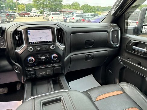 Used 2021 GMC Sierra 2500 AT4 w/ AT4 Preferred Package AWD/4WD image 13
