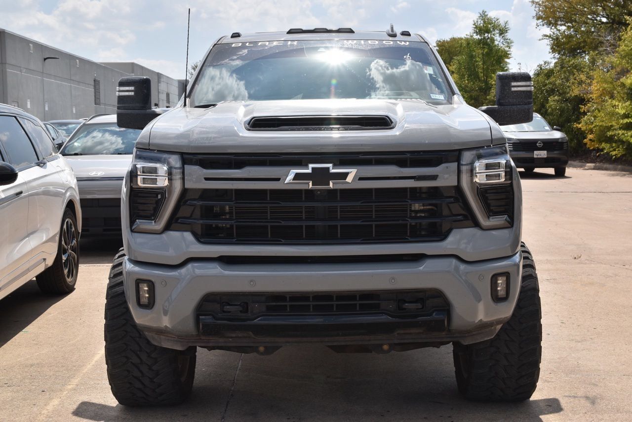 Used 2024 Chevrolet Silverado 2500 LTZ w/ LTZ Plus Package AWD/4WD image 3