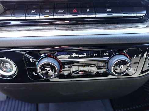 Used 2022 Chevrolet Silverado 1500 LT image 22