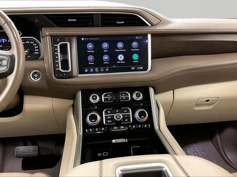 Used 2021 GMC Yukon Denali w/ Advanced Technology Package AWD/4WD image 9