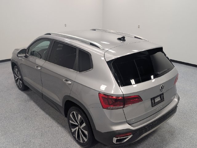 Used 2024 Volkswagen Taos SE FWD image 6