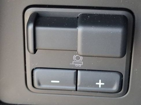 Used 2024 Chevrolet Colorado ZR2 w/ Safety Package AWD/4WD image 24