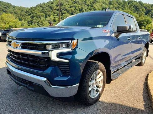 Used 2024 Chevrolet Silverado 1500 LT AWD/4WD image 5