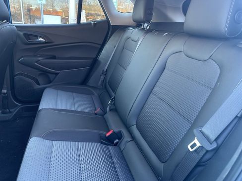 Used 2025 Chevrolet Trax LT image 12