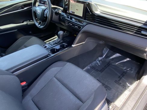 Used 2026 Toyota Camry LE w/ Convenience Package FWD image 9