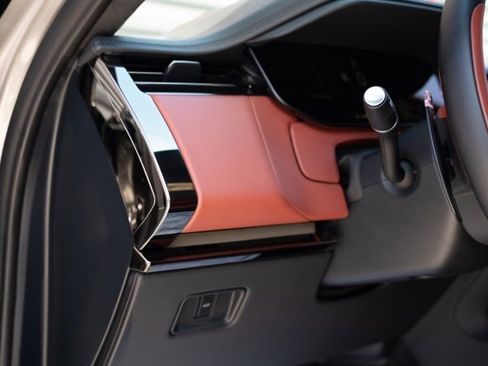 Used 2024 Land Rover Range Rover Sport image 28