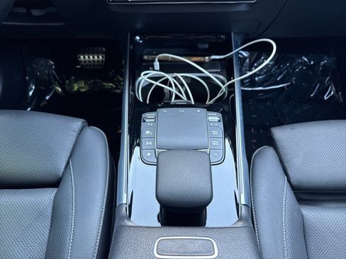 Used 2023 Mercedes-Benz EQB 300 4MATIC image 27