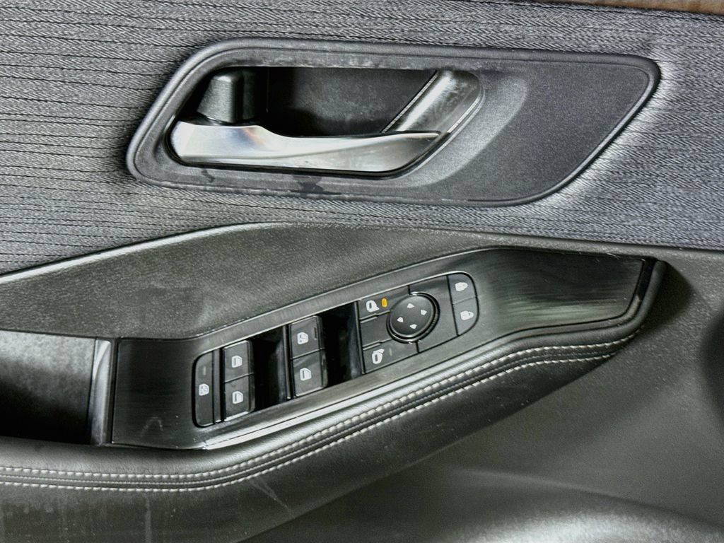 Certified 2023 Nissan Rogue SV AWD/4WD image 22