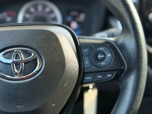 Used 2022 Toyota Corolla LE image 31
