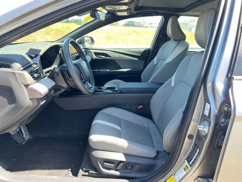Used 2025 Toyota Camry SE w/ Multimedia Upgrade Package FWD image 15