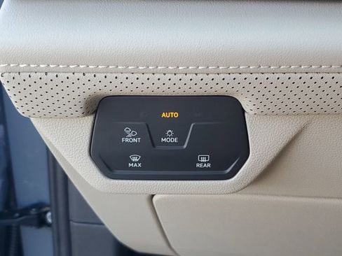 New 2026 Volkswagen Atlas SE FWD image 29