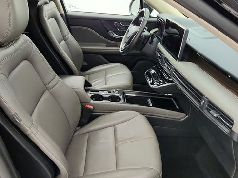 Used 2025 Lincoln Corsair Reserve image 23