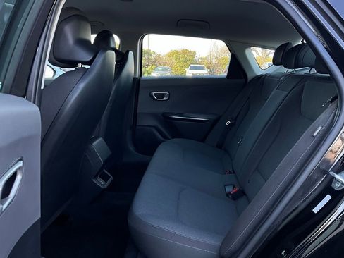 Used 2025 Kia K4 LXS image 11