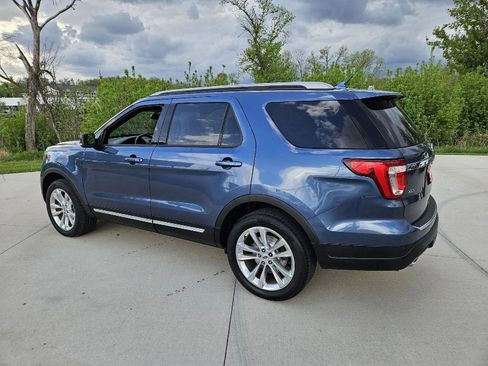 Used 2018 Ford Explorer XLT w/ Equipment Group 202A AWD/4WD image 7