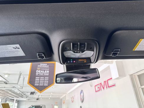 Certified 2025 Chevrolet Colorado ZR2 w/ Technology Package AWD/4WD image 28
