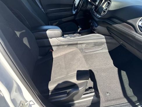 Used 2024 Dodge Durango SXT image 32