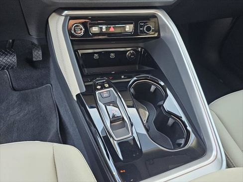 Certified 2025 Audi Q5 Premium w/ Convenience Package AWD/4WD image 11