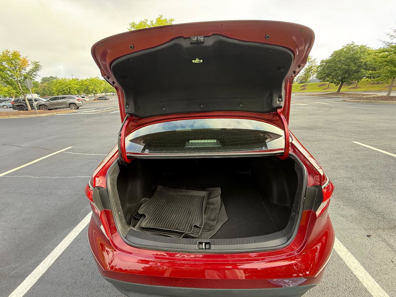 Used 2024 Toyota Corolla LE w/ LE Convenience Package FWD image 20