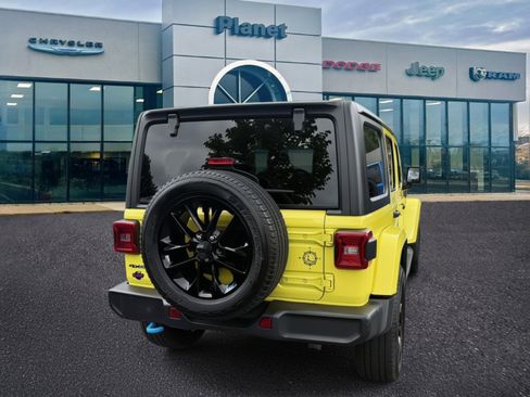 Used 2022 Jeep Wrangler Unlimited Sahara w/ Cold Weather Group image 4