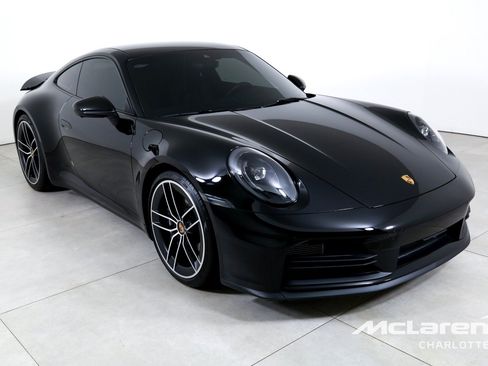 Used 2025 Porsche 911 Carrera T RWD image 3