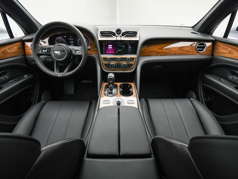 New 2025 Bentley Bentayga image 4