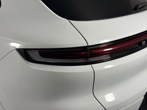 Certified 2025 Porsche Cayenne image 16
