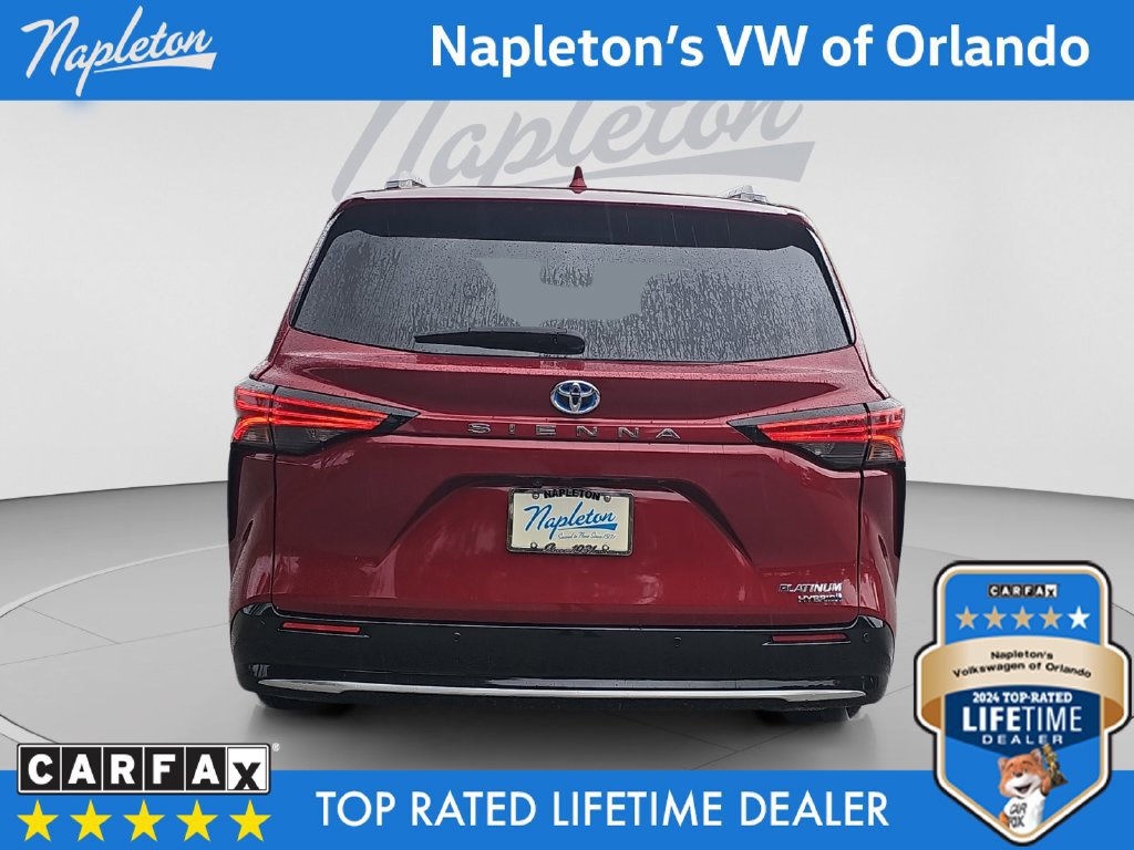 Used 2024 Toyota Sienna Platinum FWD image 4