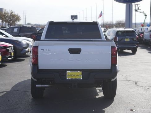 Used 2025 Toyota Tacoma SR image 7