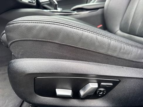 Used 2019 BMW 530i xDrive w/ Convenience Package image 13