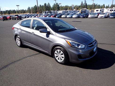 Used 2016 Hyundai Accent SE image 7