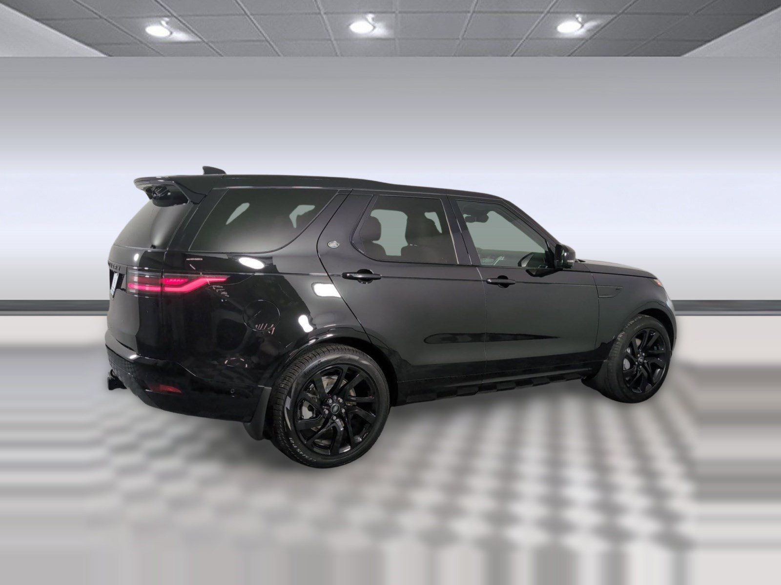 Used 2025 Land Rover Discovery Dynamic SE AWD/4WD image 9