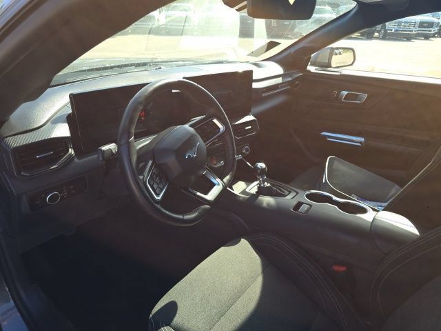 Used 2025 Ford Mustang GT RWD image 9