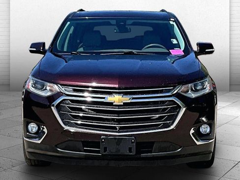 Used 2020 Chevrolet Traverse LT w/ LT Premium Package FWD image 2