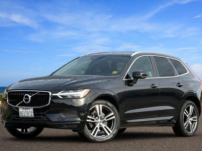 Used 2018 Volvo XC60 T5 Momentum w/ Convenience Package
