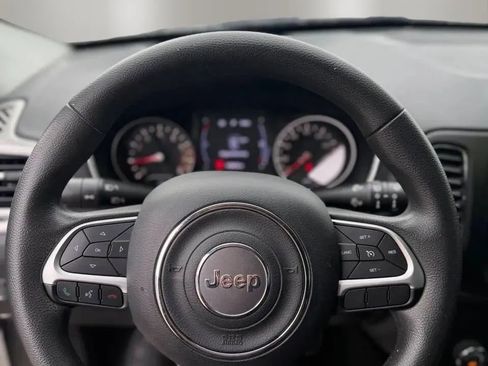Used 2018 Jeep Compass Sport FWD image 13