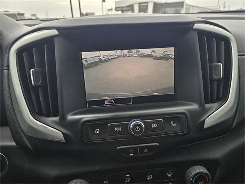 Used 2023 GMC Terrain SLE image 22