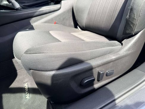 Used 2024 Nissan Altima 2.5 SV w/ SV Premium Package FWD image 15