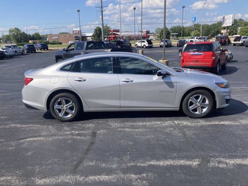 Used 2020 Chevrolet Malibu LS w/ Driver Confidence Package II image 2